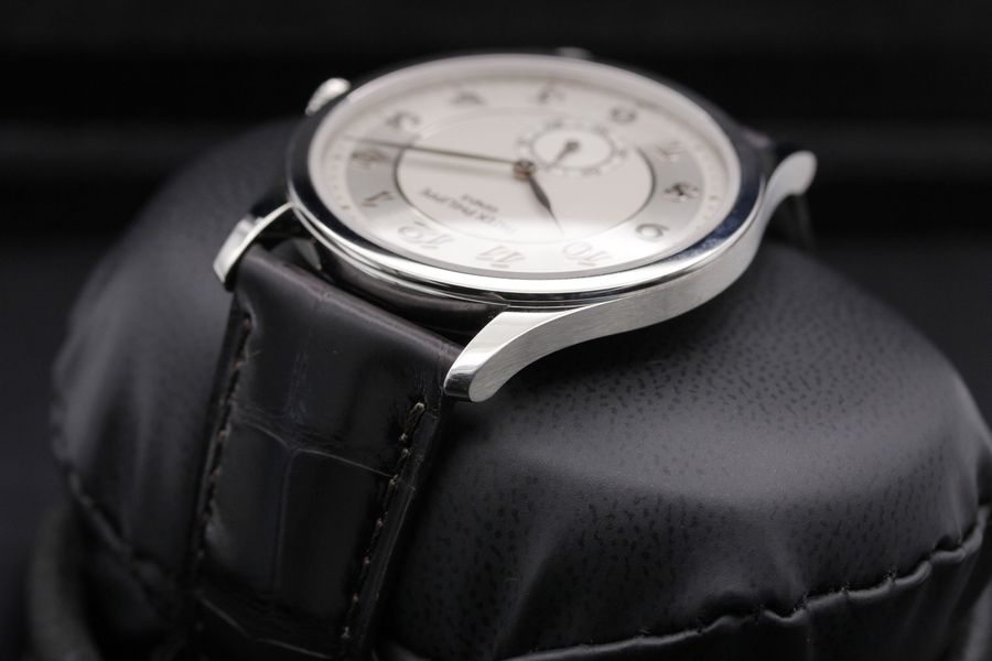 Patek Philippe Calatrava 5196P-001